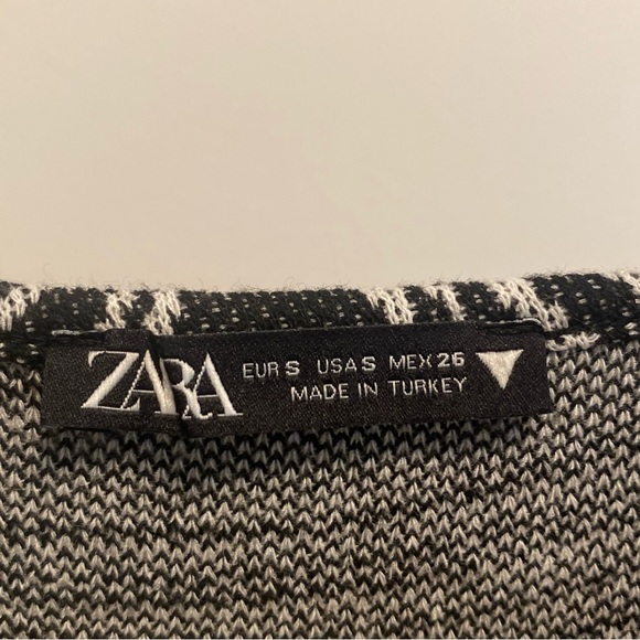 Zara Black and White Pattern Knit Long Sleeve Cutout Top - Picture 4 of 6
